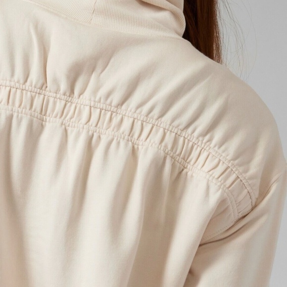ATHLETA Balance Cinch Turtleneck Sweatshirt Chantilly Cream Size Large - Picture 3 of 10